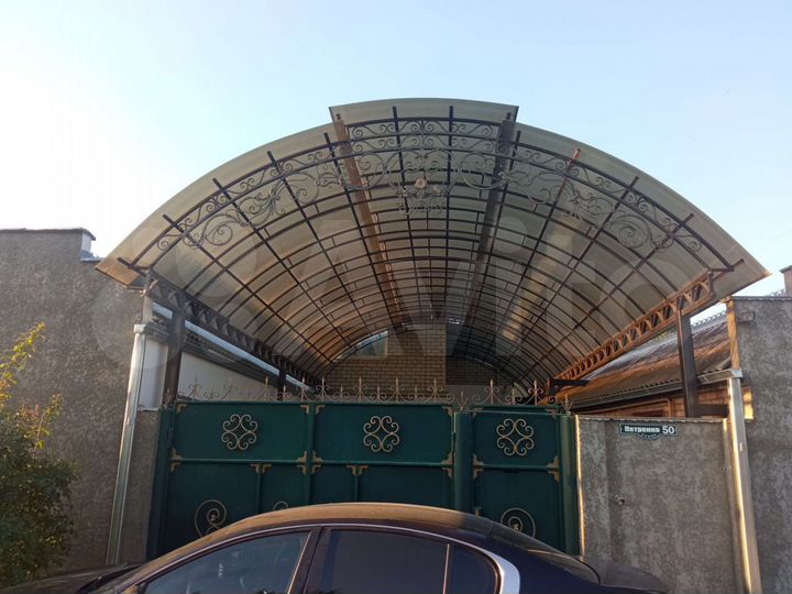 Дом 180 м² на участке 8 сот.