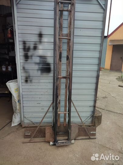 Опрокидыватель автомобиля