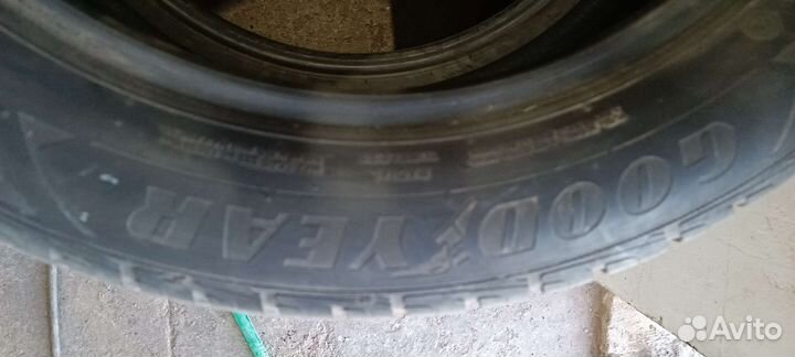 Goodyear UltraGrip Performance 235/55 R19 105