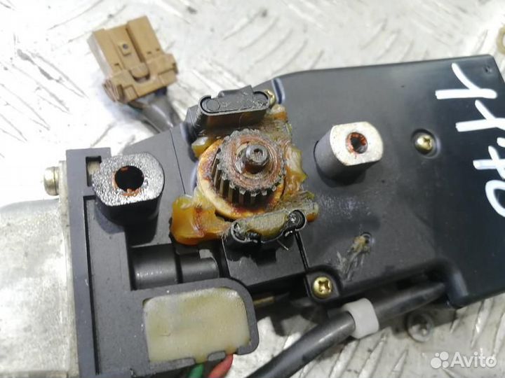 Моторчик люка Nissan Maxima, Cefiro A33