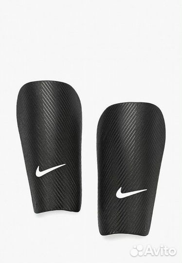 Футбольные щитки Nike