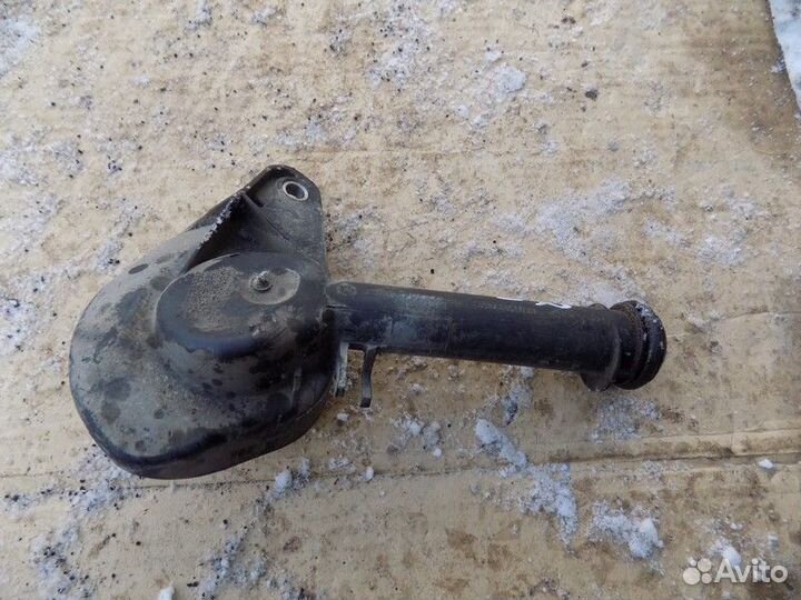 Маслозаливная горловина Sandero 2014