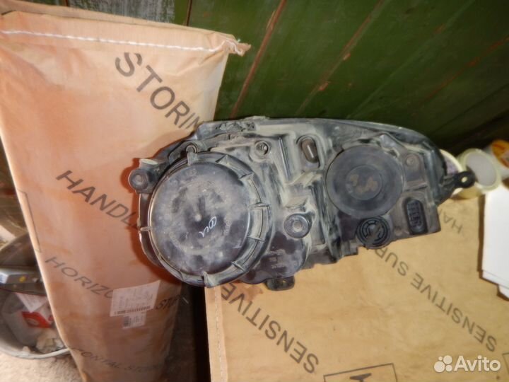 Фара левая Volkswagen Golf V / Jetta V