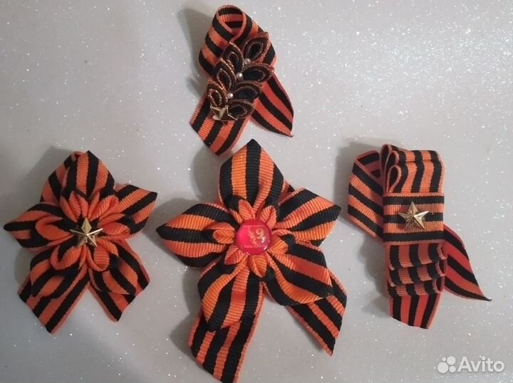 Броши из лент