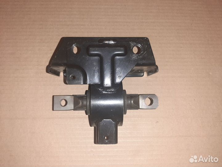 Подушка двигателя Daihatsu