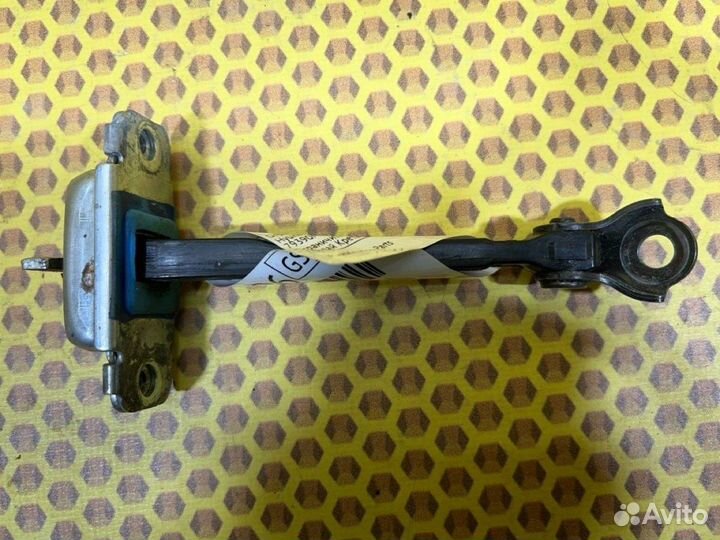 Ограничитель двери передний правый Hyundai Creta