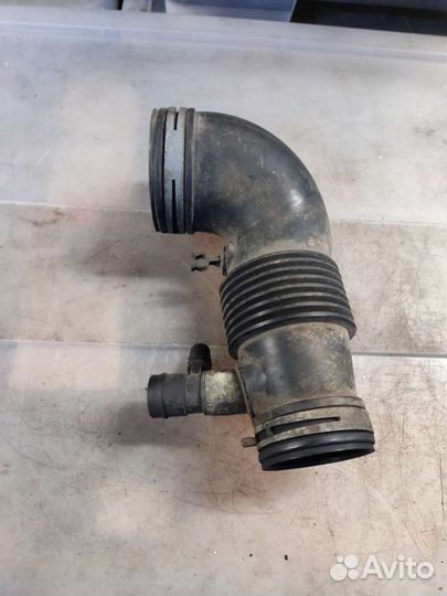 Патрубок воздушного дмрв турбины 2.5 BPE VW Туарег