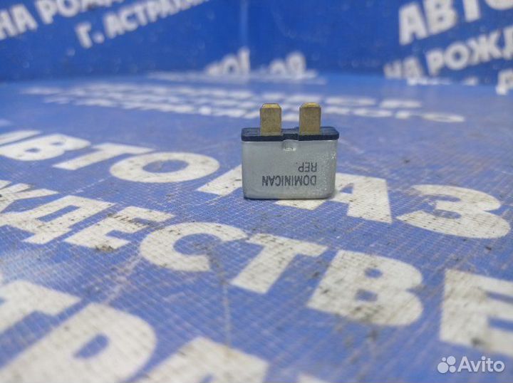 Предохранитель Audi A6C5 седан 2001