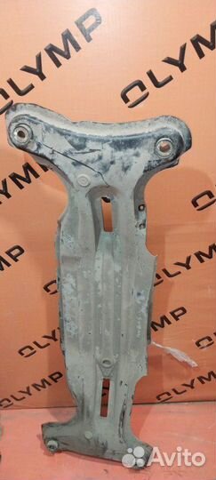 Балка задняя Toyota Kluger ACU20 2AZ-FE