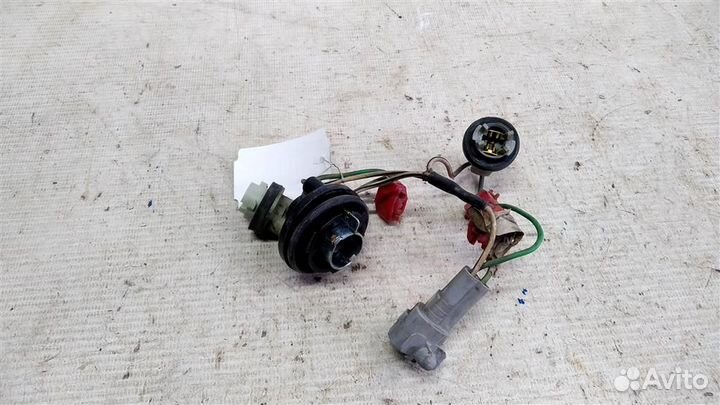 Патрон указателя поворота Toyota Granvia KCH16 95