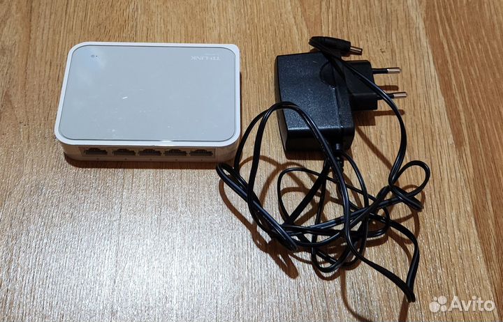 Коммутатор TP-Link TL-SF1005D