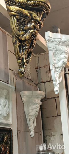 Капитель, маскарон, консоль