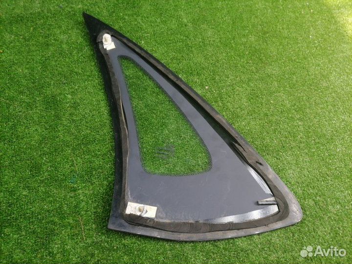 Стекло двери (форточка) заднее правое LADA Granta