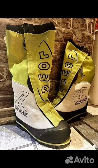 Ботинки для альпинизма Lowa