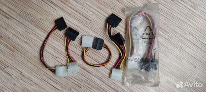 Переходник для блока питания molex-sata