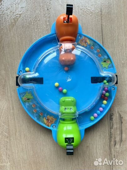 Игрушка бегемоты ловят шары