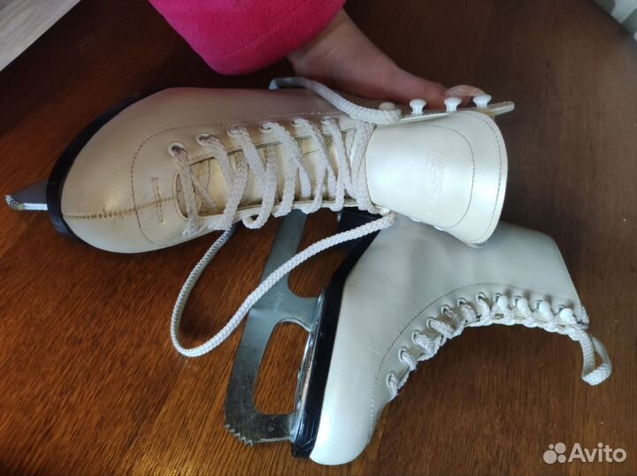 Коньки фигурные Pirouette ISG