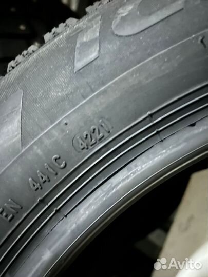 Pirelli Winter Ice Zero 225/55 R17