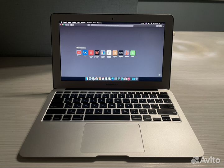 Apple MacBook Air 11 2010
