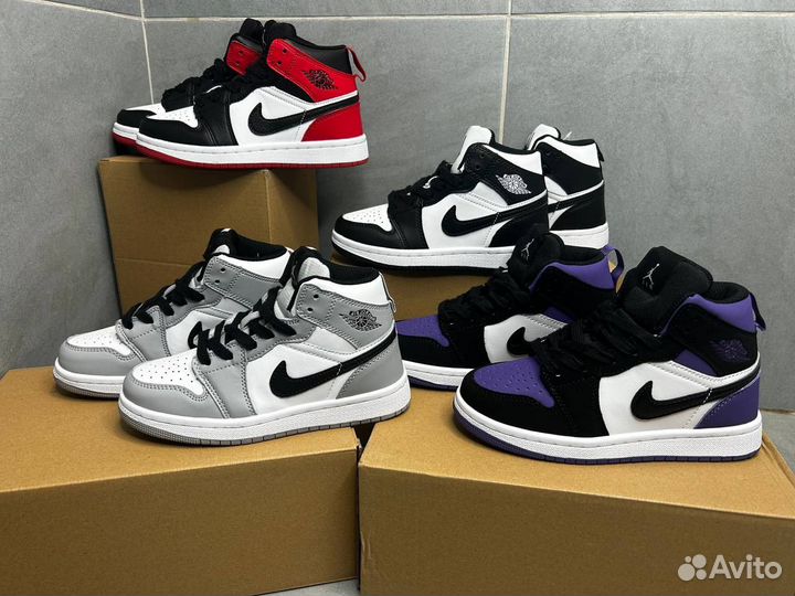 Кроссовки детские Nike Air Jordan 1