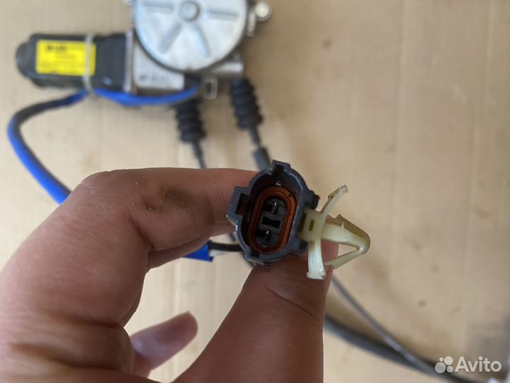 Стеклоподъемник задний правый Kia Spectra S6D, 200