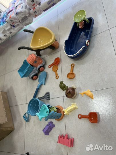 Пластиковые игрушки для песка