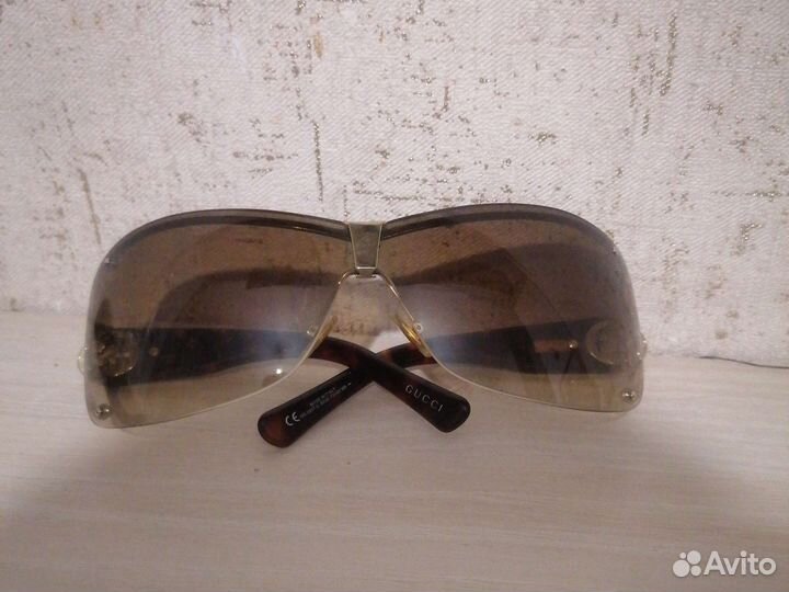 Солнечные очки Gucci женские