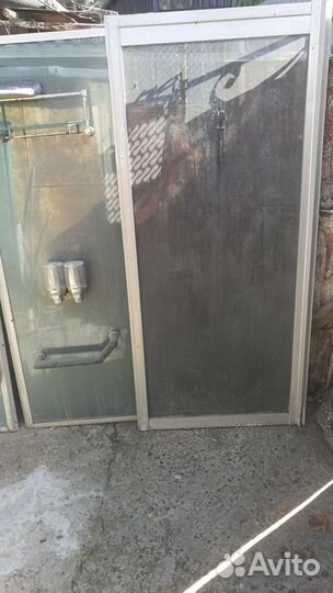 Стекло от душевой кабины