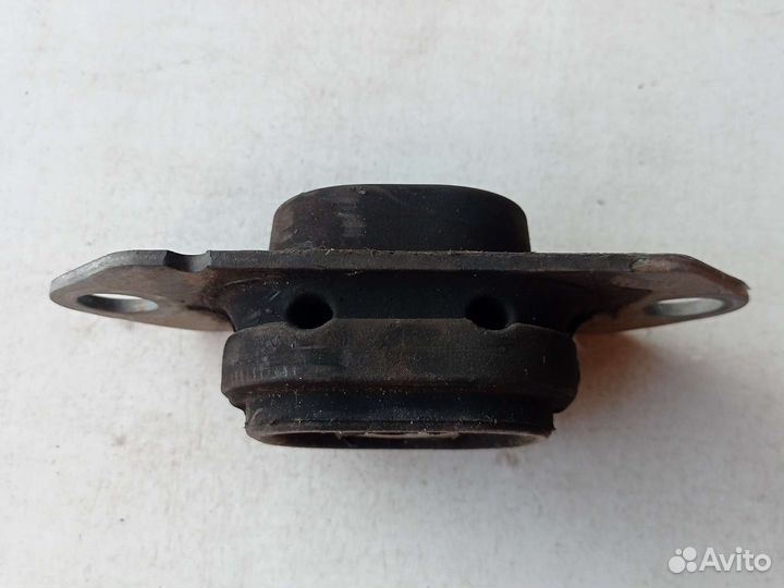 Подушка опора двигателя левая