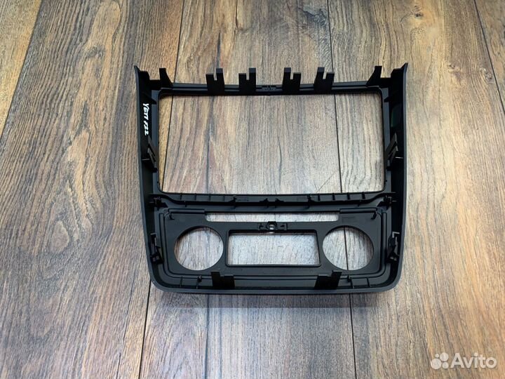 Skoda Yeti Накладка декоративная