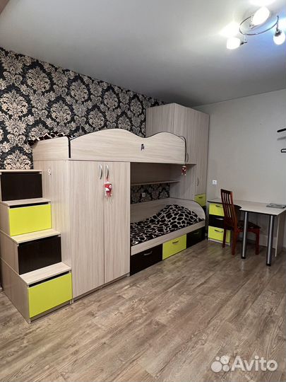 Двухъярусная кровать со шкафом и столом