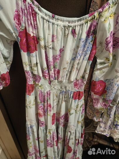 Радхика Цветы на голубом от Ольги Валяевой