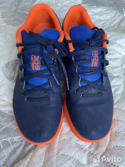 Футболтные бутсы 35 размер