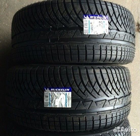 Michelin Pilot Alpin PA4 225/45 R18