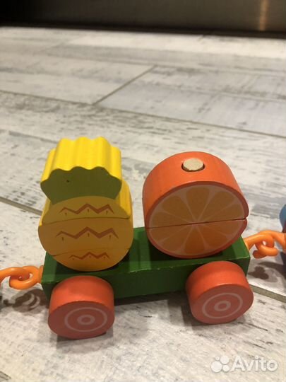 Паровозик деревянный