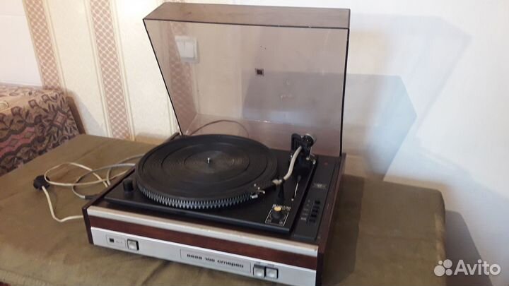 Проигрыватель виниловых дисков Вега 106 стерео