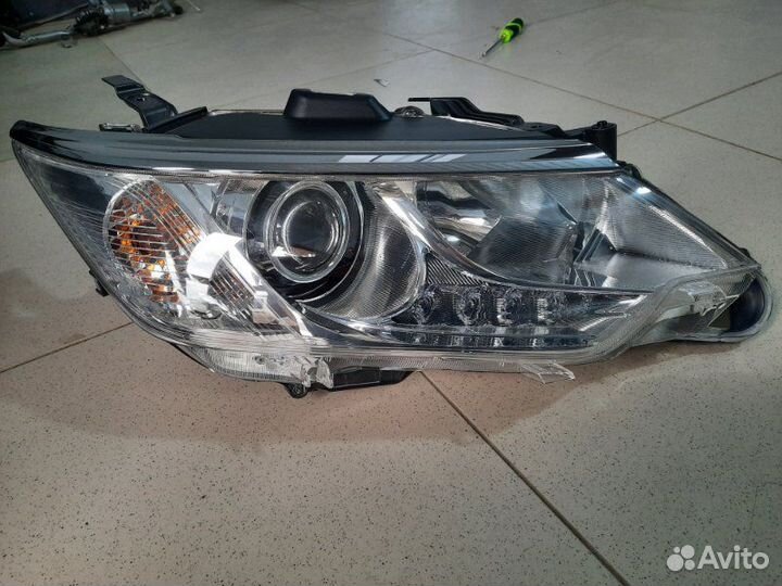 Фара передняя Toyota Camry V55 2015