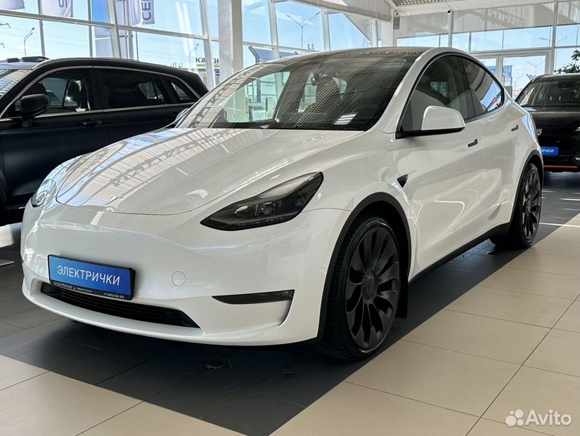 Tesla Model Y AT, 2022, 100 км