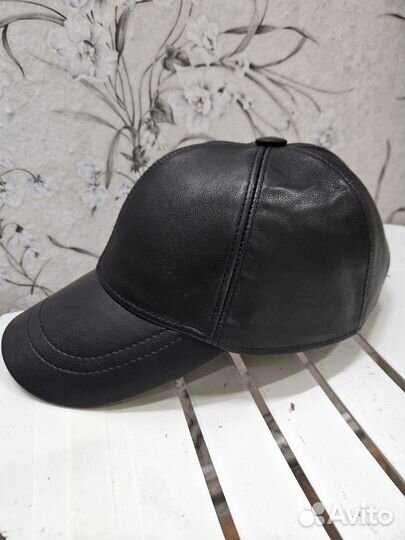 Мужская кожаная кепка