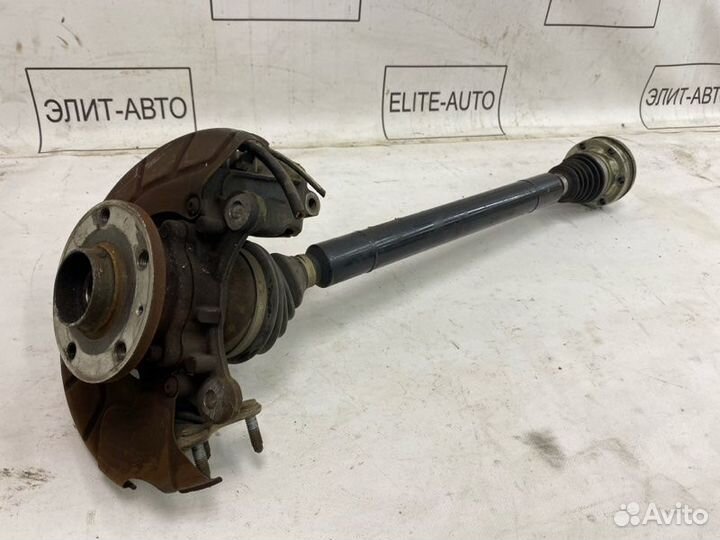 Кулак привод передний левый Audi A3 8P 2010