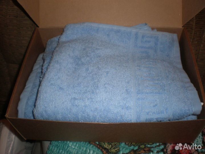 Набор махровых полотенец в коробке. Туркменистан