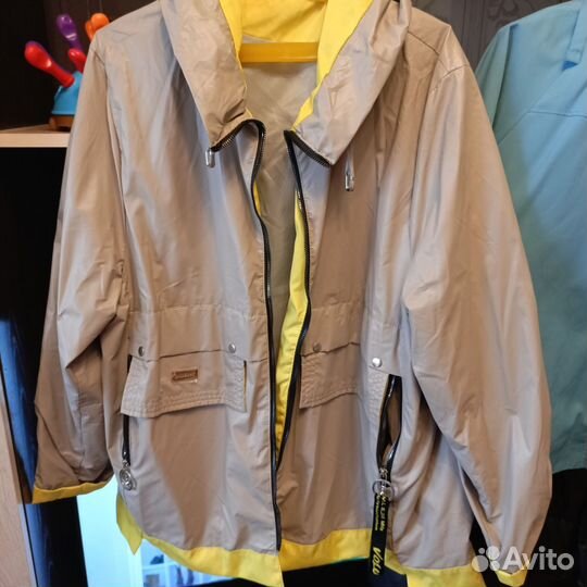 Ветровка женская