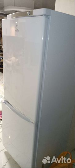 Холодильник indesit