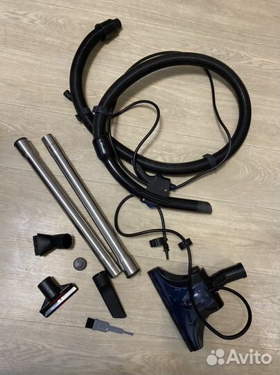 Моющий пылесос LG VC9551WNT cyking