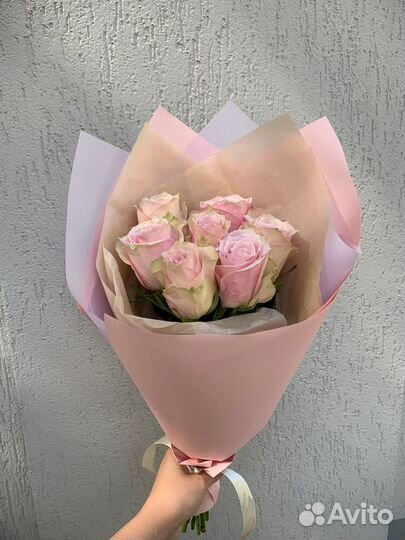 Букет комплимент. Розы, цветы с доставкой. Букеты