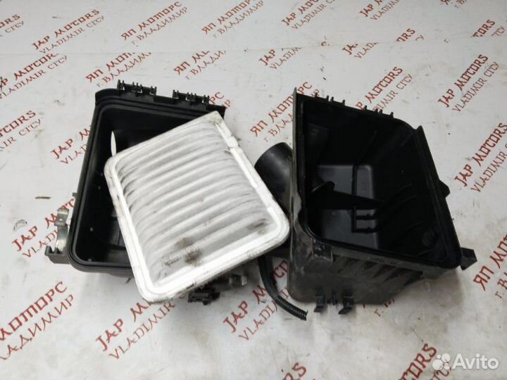 Корпус воздушного фильтра Toyota Avensis T270 3ZR