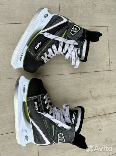 Коньки хоккейные