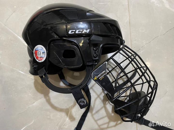 Хоккейный шлем