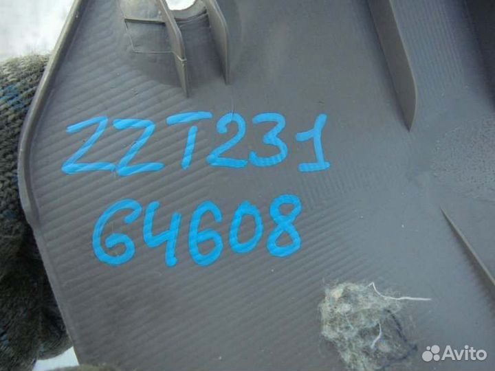 Накладка замка багажника Toyota Celica ZZT231