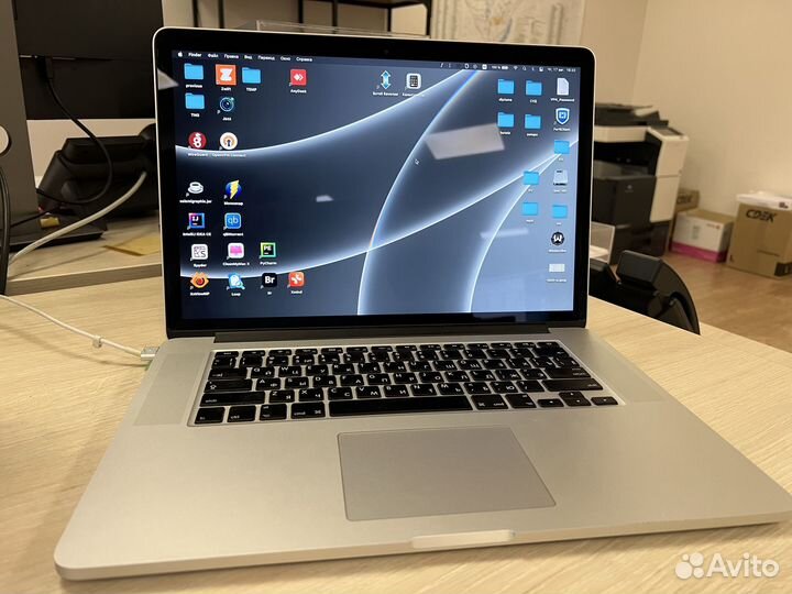 MacBook Pro 15 mid 2015 2,5/16/512/Radeon R9